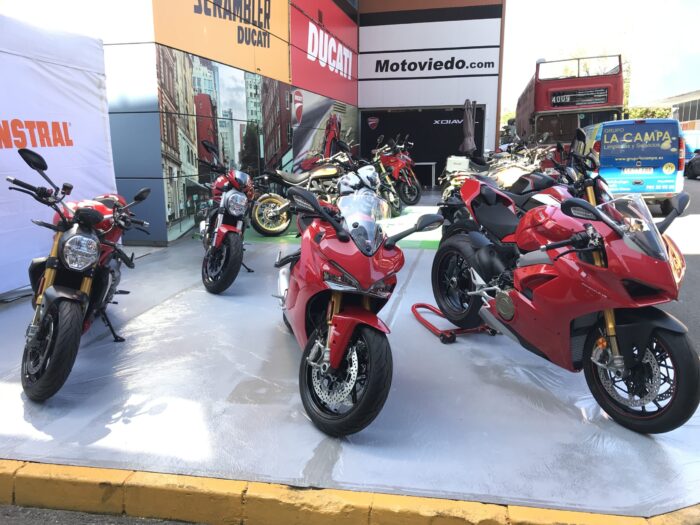 Stand Ducati de Motoviedo en la Feria de Muestras