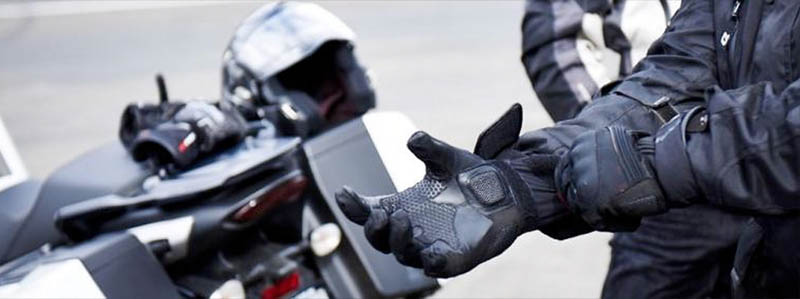 guantes y sistemas de protección moto
