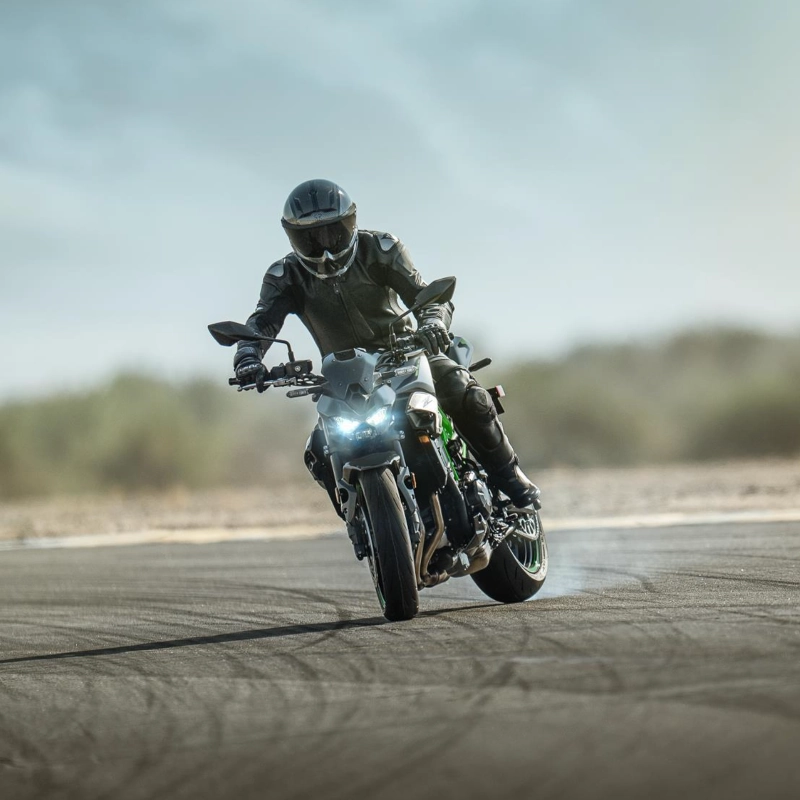 kawasaki asturias z900 n02