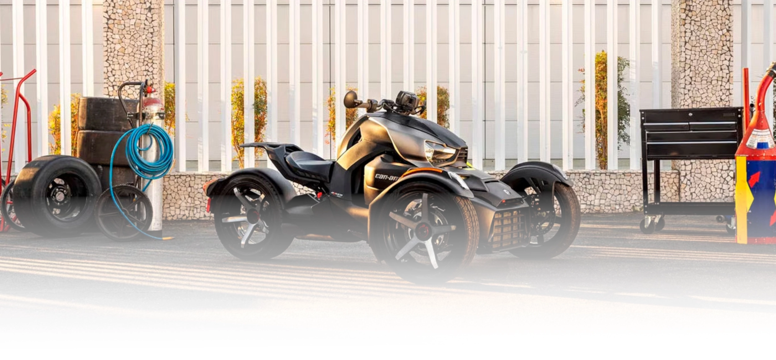 folletos gama can am on road 2025